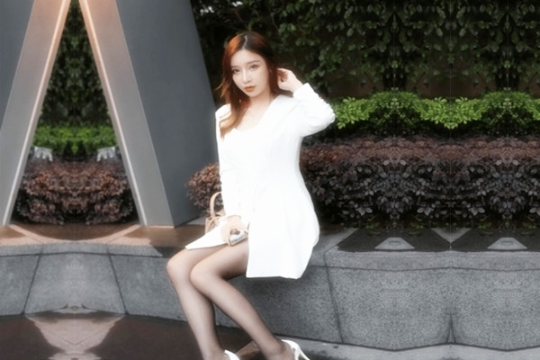 21岁极品嫩妹蜂腰翘臀人瘦胸大软萌乖巧黑丝美腿精彩佳作炮火不断