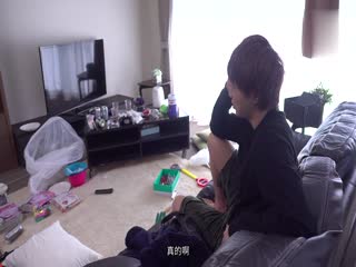 照顾能看见屁眼的不穿内裤制服少女 河合唯