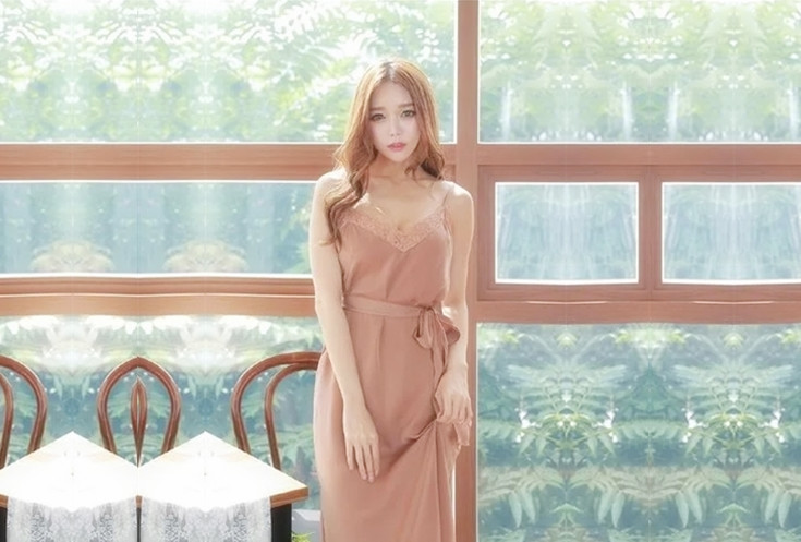 改变风格约年轻小姐姐了吃完饭唱完歌开宾馆啪啪黑森林好浓密非常配合