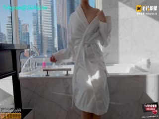 骚货留学生妹子到酒店约炮，竟还主动上位骑乘男同学！