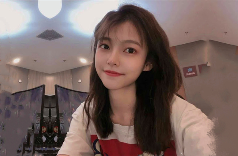 超嫩美女来自喵星的岁酱肉丝包臀裙沙发自慰呻吟