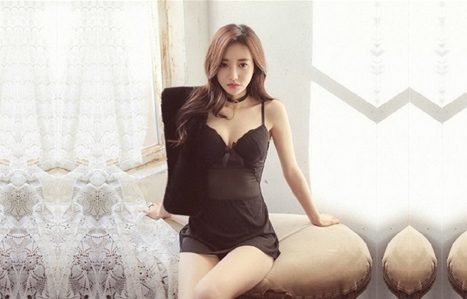 山鸡沐浴严选吊带小背心御姐出门没买到丝袜回房间开操镜头前深喉口交扶着屁股后入撞击猛操