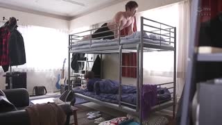 背德的二段床 密着繼母相姦 甘乃翼 JUL-164