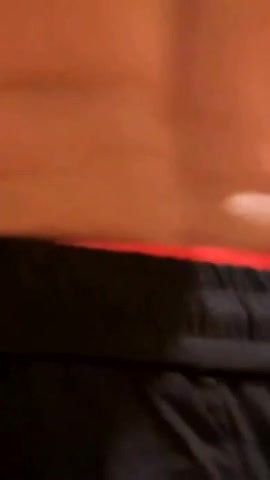 【 最 新 網 爆 門 】 淫 亂 夫 妻 找 羞 澀 小 鮮 肉